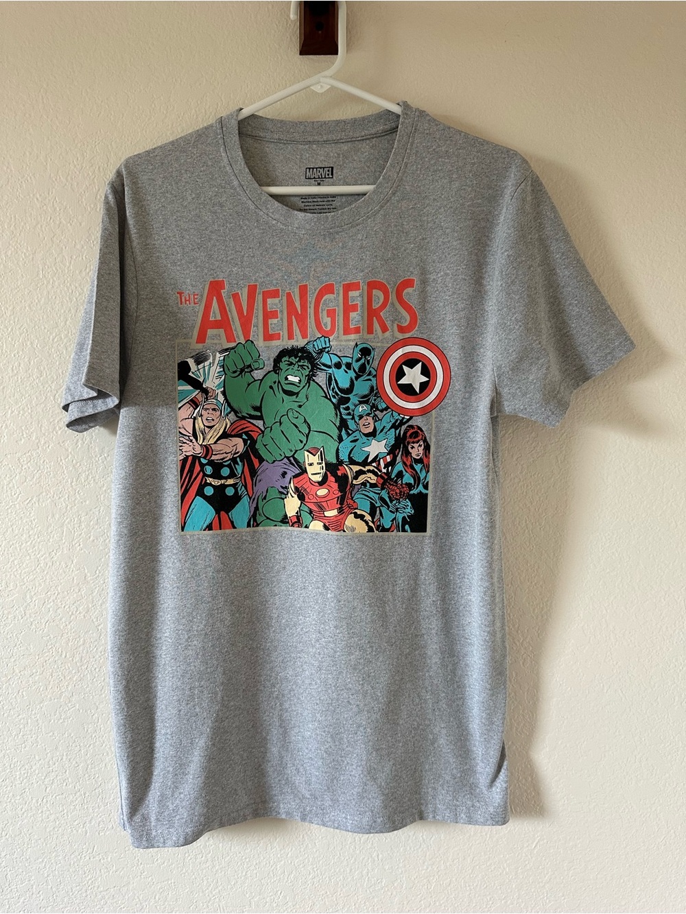 🌸 Marvel The Avengers Retro Comic Graphic T-Shirt Gray M Fits S EUC